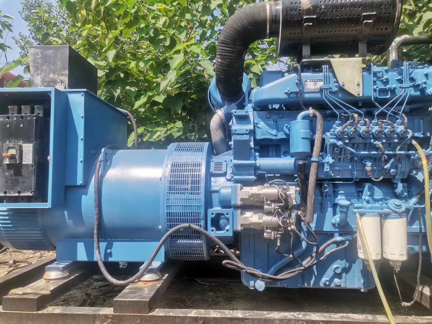 洛南详细说明降低 800kW 柴油发电机输出电流波动的方法