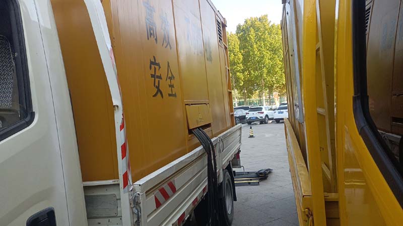 洛南如何判断柴油发电机组和UPS电源的切换时间是否符合要求？