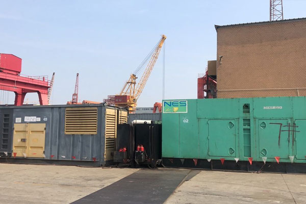 洛南发电机出租空气滤清器的清洁频率是多少？