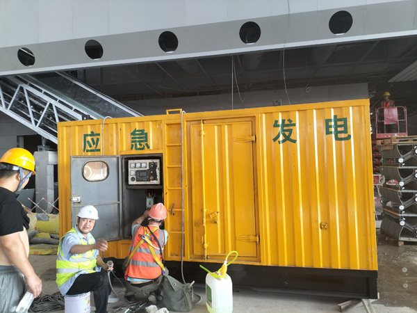 洛南怎样判断空气滤清器是否需要更换？